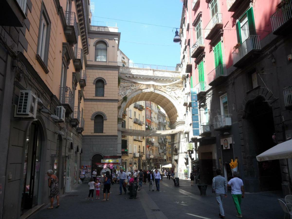 Incanto A Chiaia Napoli Esterno foto